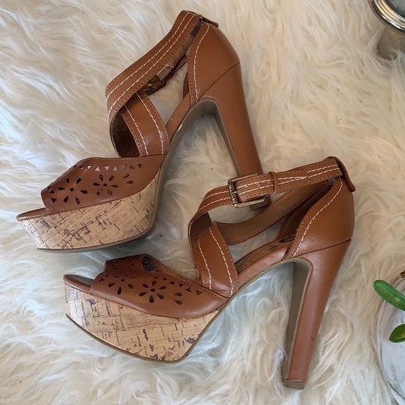 G By Guess Women’s Ankle Strap High Heels Shoes Size 6 - Picture 4 of 12